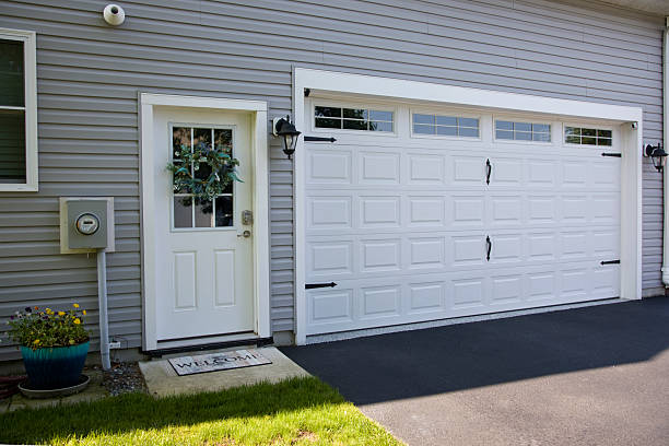 24/7 Emergency Garage Door Panel Replacement experts in Pleasant Hill, OH